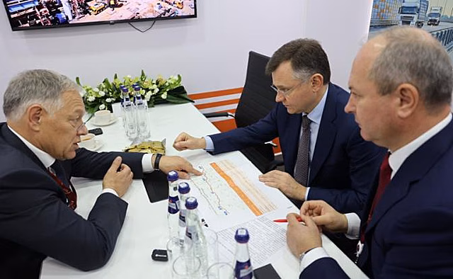 Дептранс рекомендовал автомобилистам пользоваться общественным транспортом в вечерний час пик
