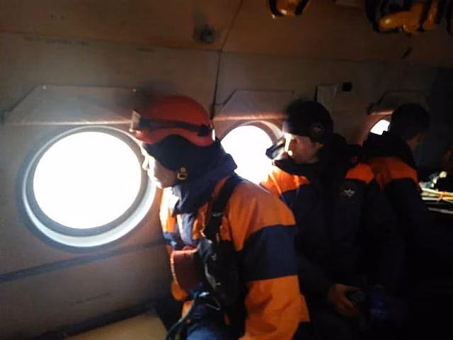 «Девушек нашли под елками по пояс в снегу»: подробности спасения туристок на севере Урала