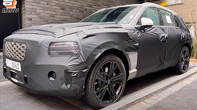 Genesis GV80 замечен с новыми фарами и решеткой радиатора