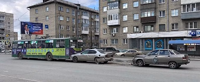 Пьяная женщина устроила ДТП с троллейбусом на Станиславского