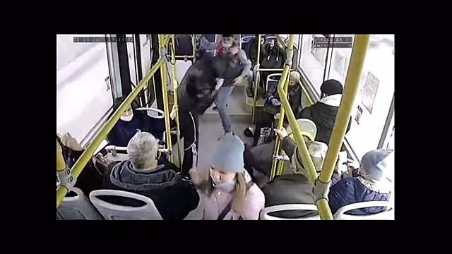 В Красноярске задержаны участники драки в автобусе №50