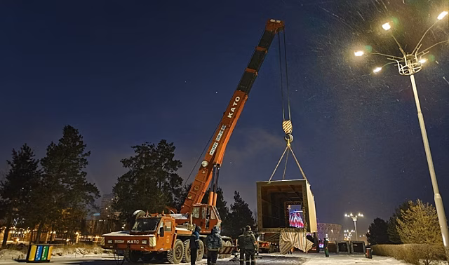 В ЦПКиО Волгограда доставили элементы для сборки нового колеса обозрения