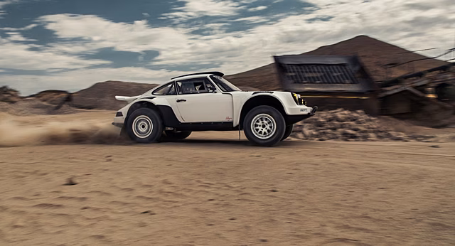 Своеобразный кроссовер Porsche 911 ищет нового собственника