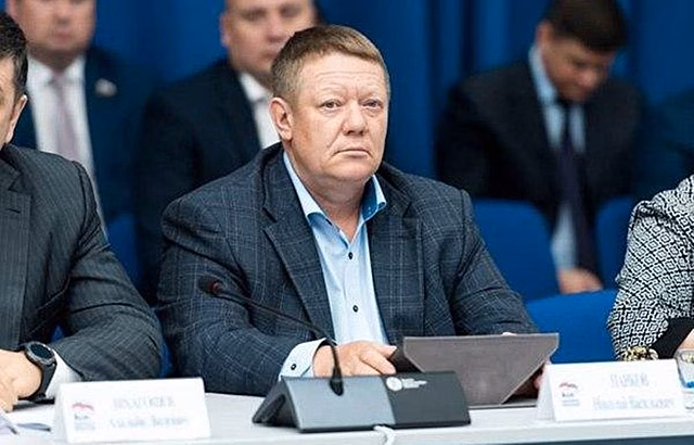 Панков: С жителями определили адреса тротуаров, которые будут отремонтированы в этом году
