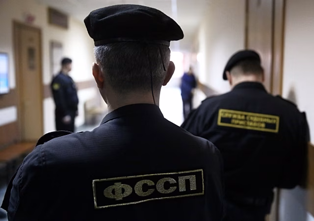 Семью устроившего резню в школе подростка депортировали из России