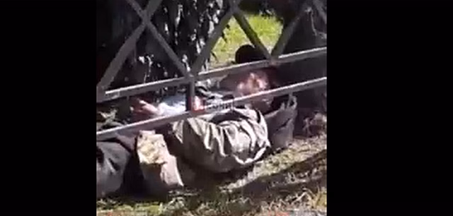 "Больно смотреть": в Сочи неизвестный мужчина пролежал на площади несколько дней, пока ему вызвали Скорую