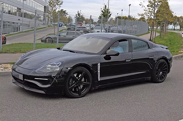 "Ответ Tesla" от Porsche засняли во время испытаний