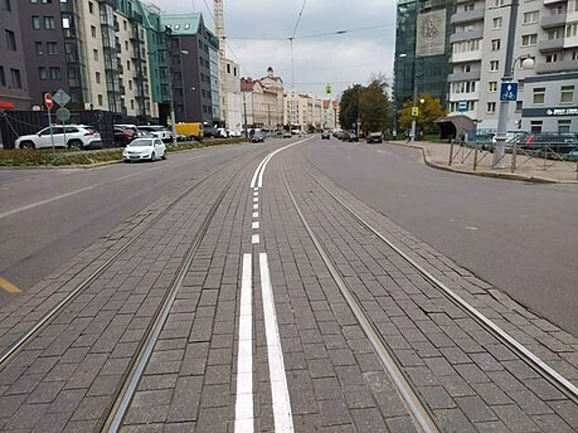 На скандальном перекрёстке во Владивостоке наносят разметку