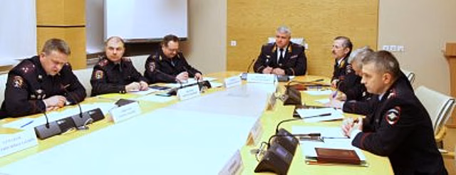 Руководство российской Госавтоинспекции разъяснило региональным подразделениям особый порядок работы на ближайшее время
