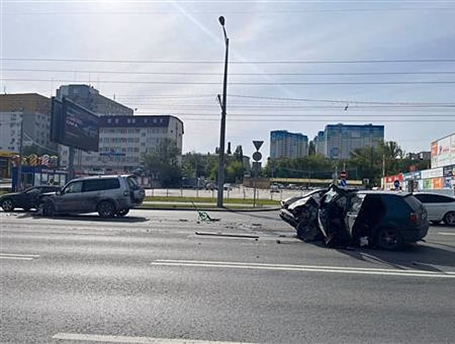 На Московском шоссе в Самаре произошло ДТП на "встречке"