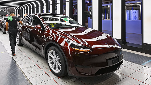 На электромобилях Tesla появилась полезная «зимняя» опция