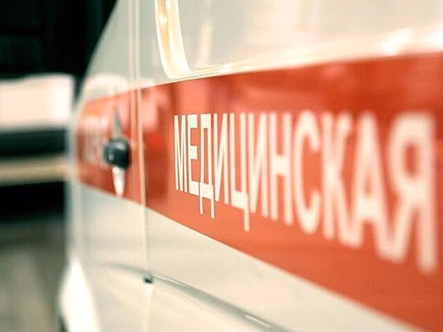 Автомобиль столкнулся со скорой помощью на Калужском шоссе в Москве