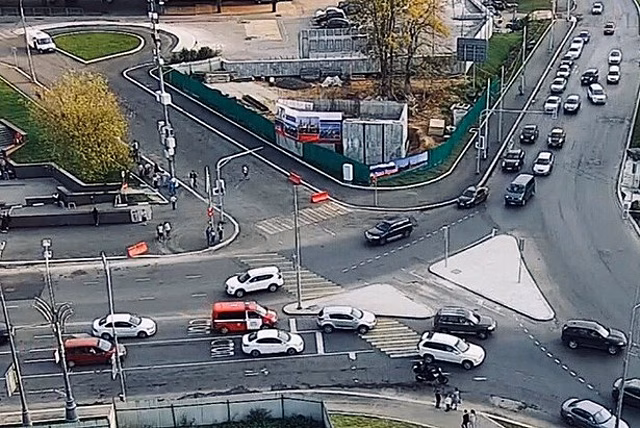 На пересечении Савелкинского проезда и Центрального проспекта запущен новый светофорный объект