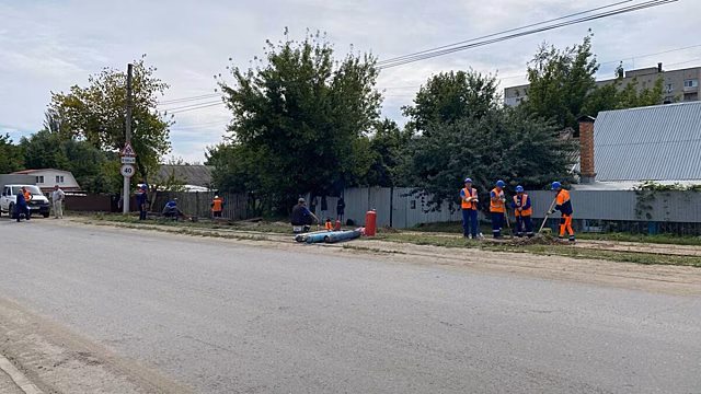 В Саратове продолжают демонтировать старые рельсы для строительства скоростного трамвая