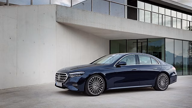 Mercedes-Benz анонсировал новое поколение седана E-Class 2023 года