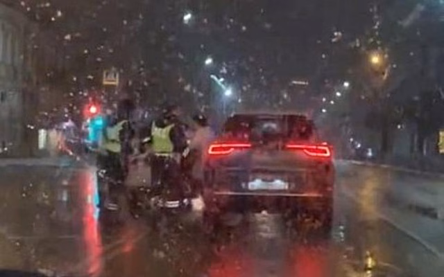 Ночью в центре Рязани задержали пьяную женщину за рулём автомобиля
