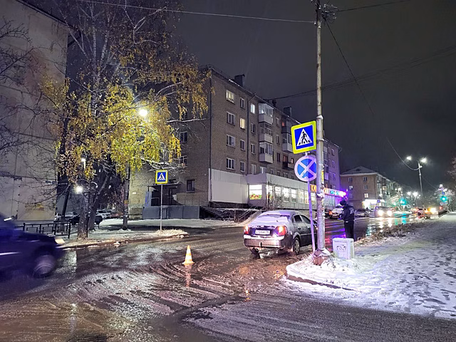 В Ревде иномарка сбила двух женщин на пешеходном переходе