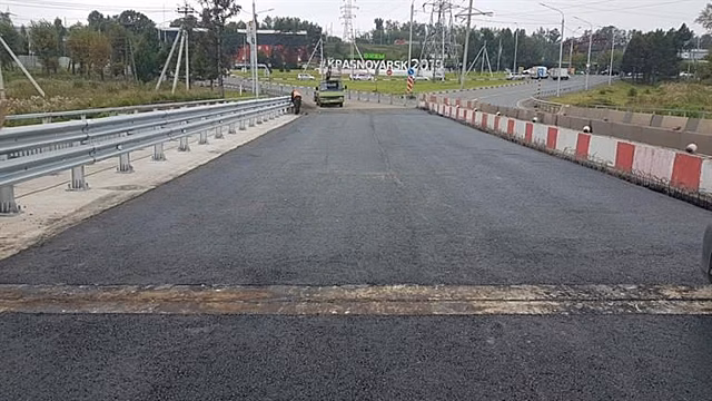 В Красноярске приступили к ремонту второй половины моста через реку Бугач