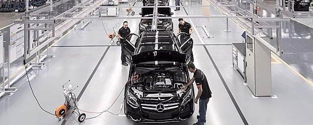 Минпромторг РФ примет решение о судьбе завода Mercedes до конца 2022 года