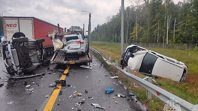 Цистерна взорвалась при ДТП с автовозом в Нижегородской области, есть погибший