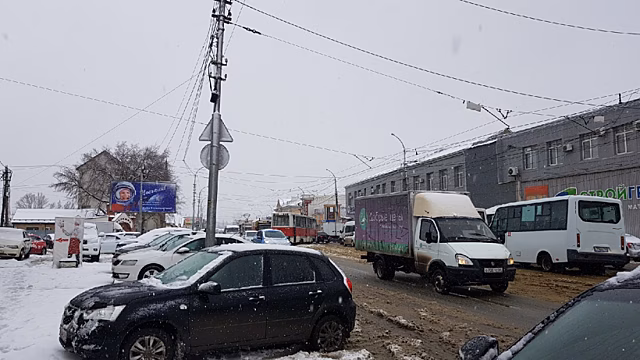 В Саратове трамвай сошел с рельсов