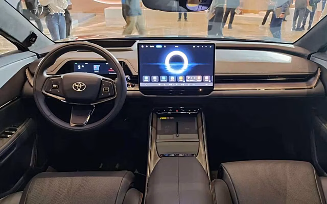 Toyota запустила продажи седана уровня Camry всего за 1,6 млн рублей
