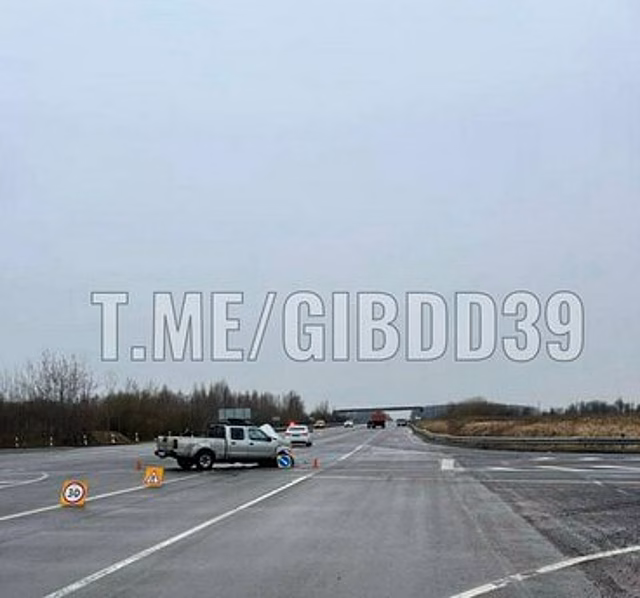 В Гурьевском районе легковушка на перекрёстке не уступила дорогу и столкнулась с другой машиной