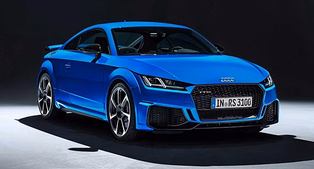 616-сильный Audi TT RS испытали на автобане