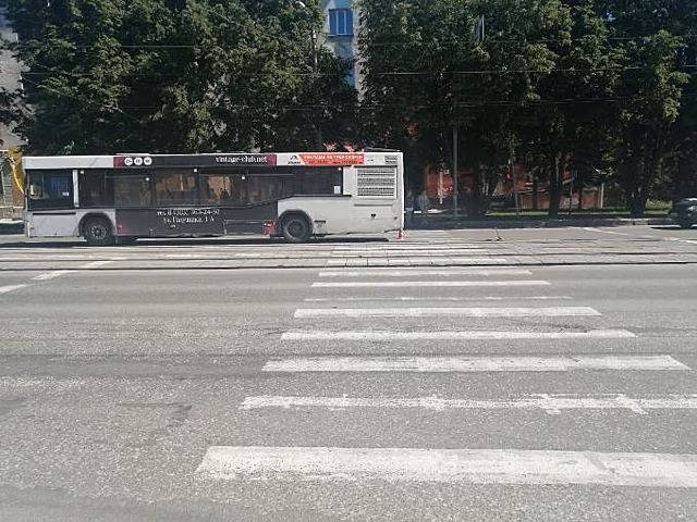 Автобус №13 проехал на красный и сбил ребенка в Новосибирске