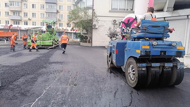 Во Владивостоке в районе остановки «Фирсова» отремонтировали сложный дорожный участок