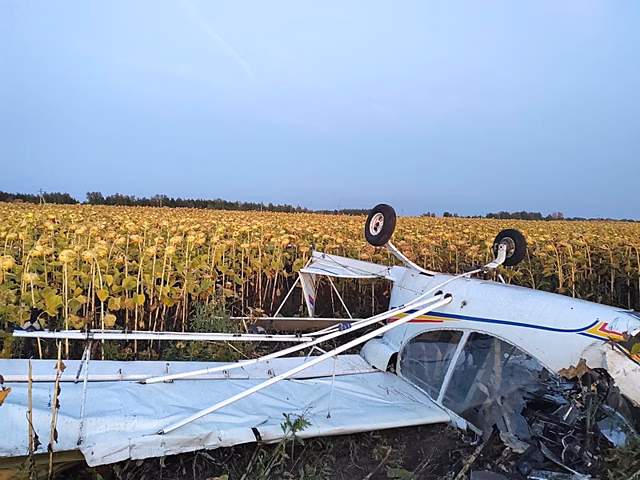 Появились фото и видео с места крушения легкомоторного самолета под Пензой