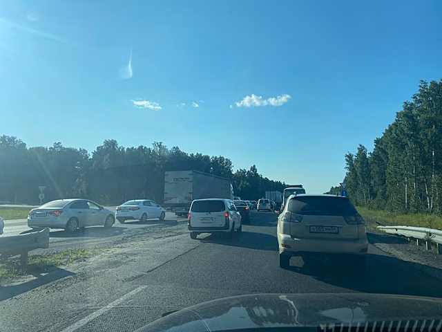 В Новосибирске водители простаивают в 7-километровой пробке на Бердском шоссе