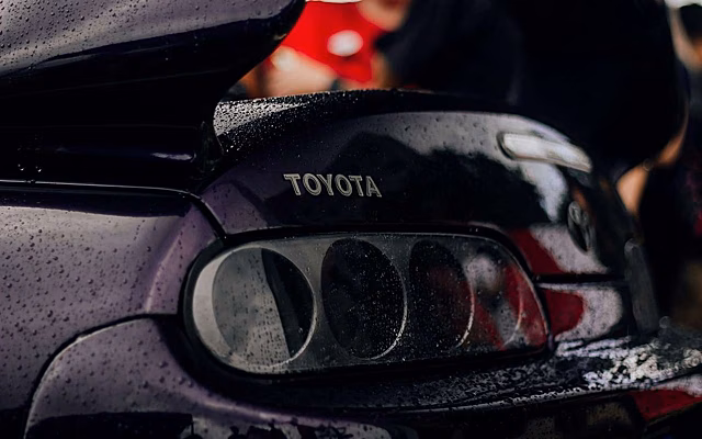 В Toyota прокомментировали сообщения о возобновлении поставок машин в Россию
