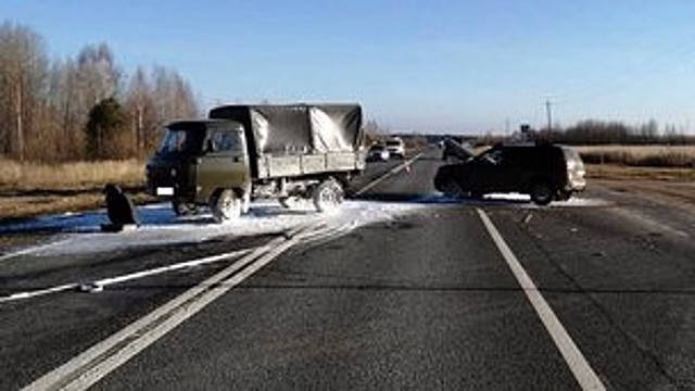          В Котельничском районе столкнулись «УАЗ» и «Рено»       