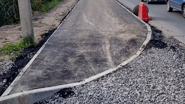 Подрядчик заасфальтировал тротуар на Окружном шоссе в Вологде