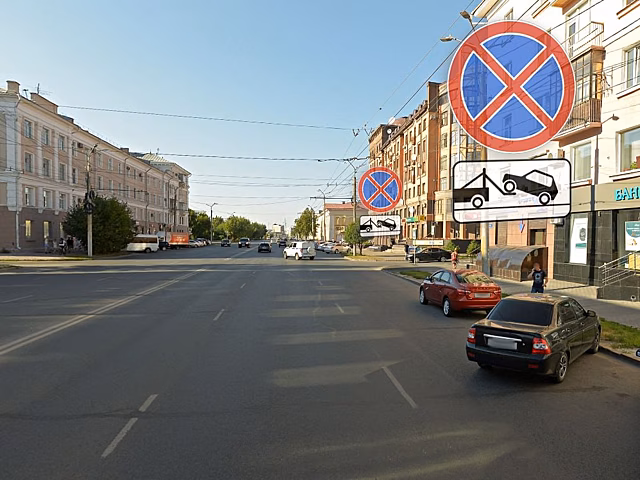 В Омске запретят парковку у "Голубого огонька"