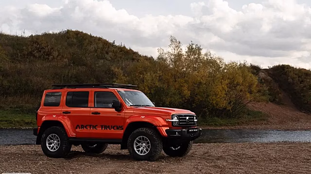 Tank 300 получил легальный внедорожный апгрейд от Arctic Trucks