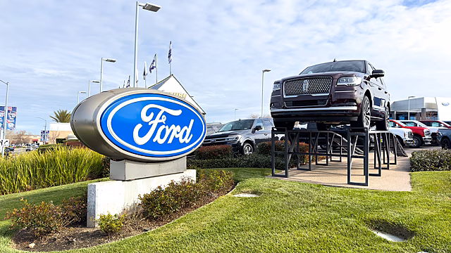 Ford отзывает около 1 млн автомобилей из-за проблем с безопасностью