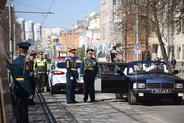 Приморцы на своих авто почтили память героев в преддверии Дня Победы