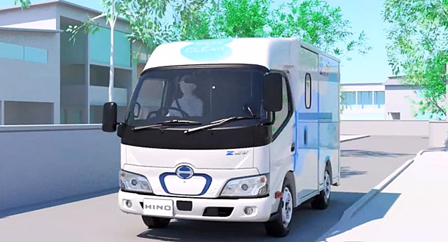 Hino представила электрический грузовик с низким уровнем пола