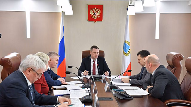 Бусаргин объявил о выделении 100 миллионов Саратову, Энгельсу и Балакову на коммуникации для участков многодетных семей