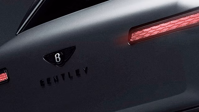 Bentley заинтриговала абсолютно новой моделью: рассекречено название