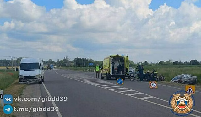 В Багратионовском районе легковушка вылетела с дороги и перевернулась