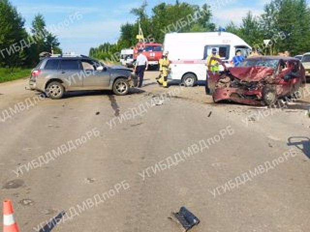 В Уфе в лобовом столкновении погибли два водителя