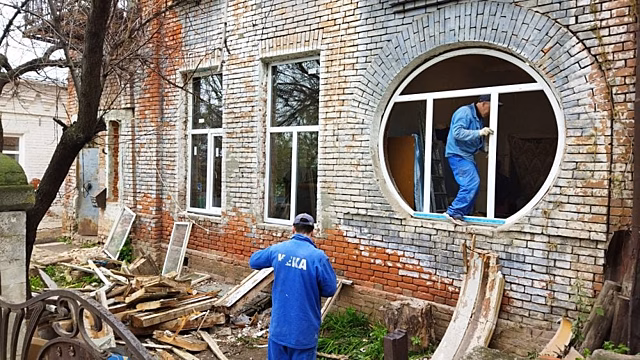 «Саратов лишился ещё одного красивого здания». Общественники и жители обеспокоены ремонтом дома травников Соколовых