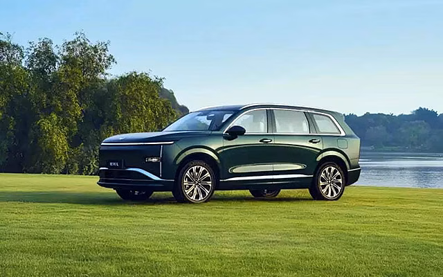 Wuling Starlight L с запасом хода 1260 км оценили в 1,3 млн рублей