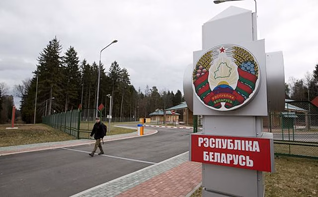 В Белоруссии сообщили о пятикратном росте очередей из легковых автомобилей на въезд в ЕС