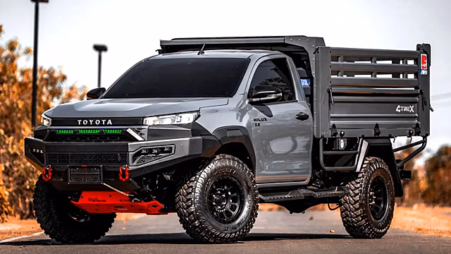 Тюнеры сделали из Toyota Hilux тяжелый самосвал
