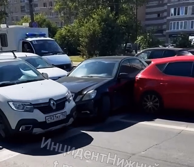 Нижегородская полиция нашла протаранивший три автомобиля Mercedes