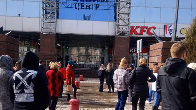 В Саратове и Энгельсе массово эвакуируют торговые центры